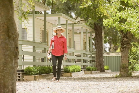 Lake Hamilton Motor Village And Caravan Park - Australian Directory 0