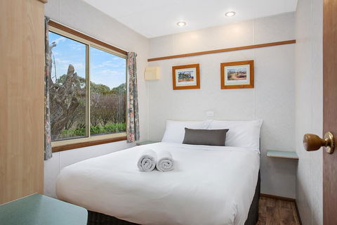 Lake Hamilton Motor Village And Caravan Park - Australian Directory 3