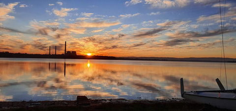 LAKEFRONT And SUNSET HAVEN - Australian Directory 2