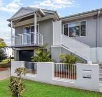 Lakefront Peace Apartments - Australian Directory