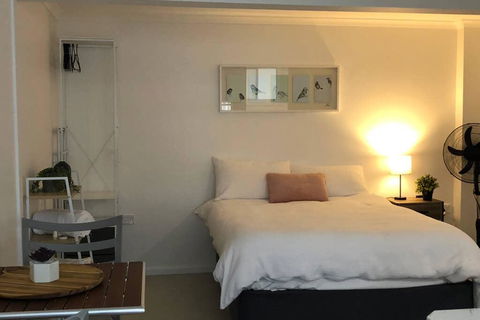 Lakefront Peace Apartments Studio 4 - Australian Directory 0