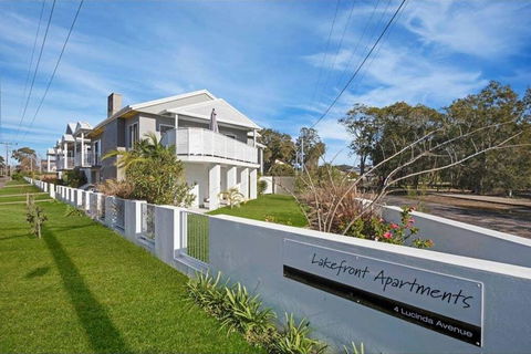 Lakefront Peace Apartments Studio 4 - Australian Directory 2