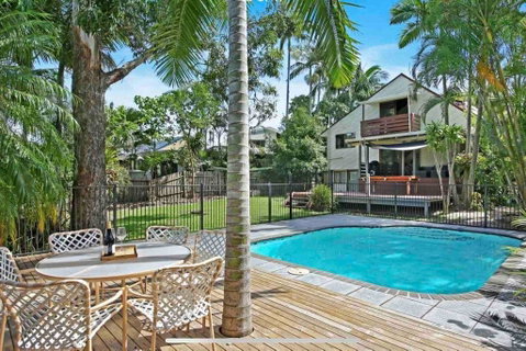 Lakeside Beach House - Hostie Properties - Australian Directory 0