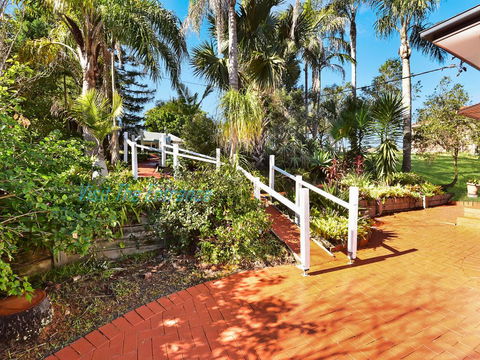 Lakeside Cabin - Australian Directory 2
