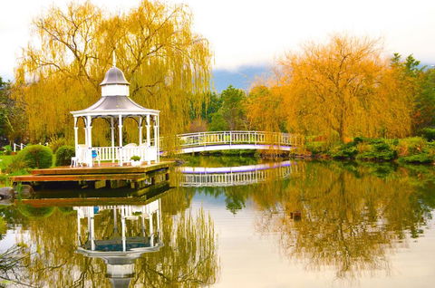 Lakeside Cottage Luxury B&B - Australian Directory 0