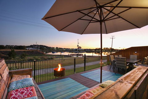 Lakeside Deck House - Australian Directory 0