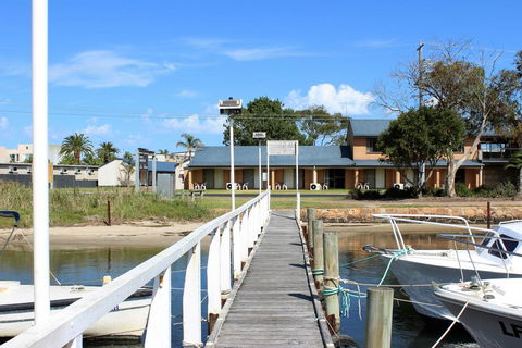 Lakeside Motel Waterfront - Australian Directory 0