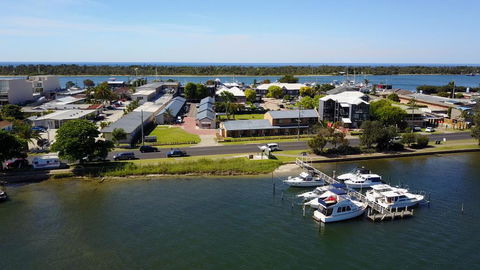 Lakeside Motel Waterfront - Australian Directory 3