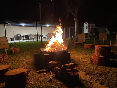 Lakeside Motel Waterfront - Australian Directory 1