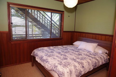 LaMaison De Shines, 13 Dulconghi Street - Australian Directory 3