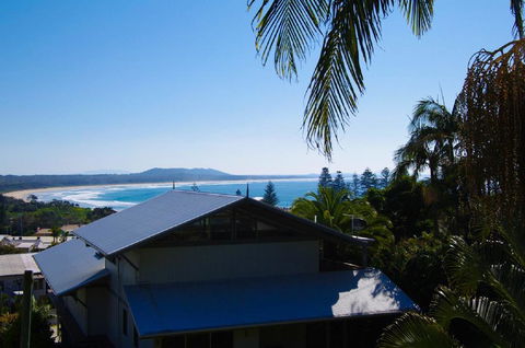 LaMaison De Shines, 13 Dulconghi Street - Australian Directory 0