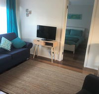 Laneway Bungalow 1 Bedroom complete Unit East G - Australian Directory