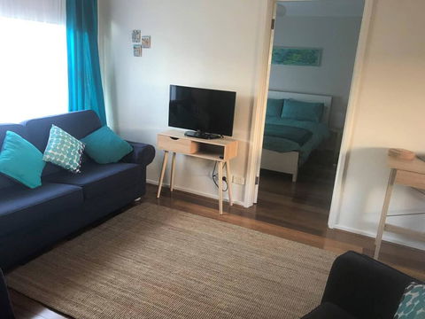 Laneway Bungalow 1 Bedroom Complete Unit East G - Australian Directory 0