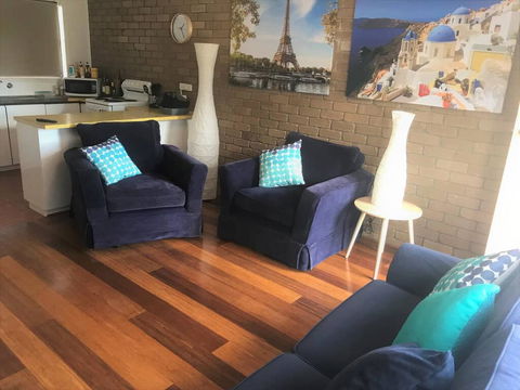 Laneway Bungalow 1 Bedroom Complete Unit East G - Australian Directory 1