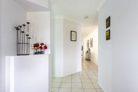 Large Executive And Family Home - Flinders View - Australian Directory 3