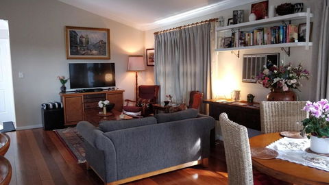 Laurel House - Australian Directory 0