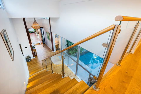 Lavish & Luxurious, Noosa Waters - Australian Directory 1