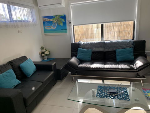 Lazy Dayz Shellharbour - Australian Directory 1