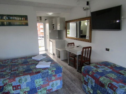 Le George Motel - Australian Directory 1