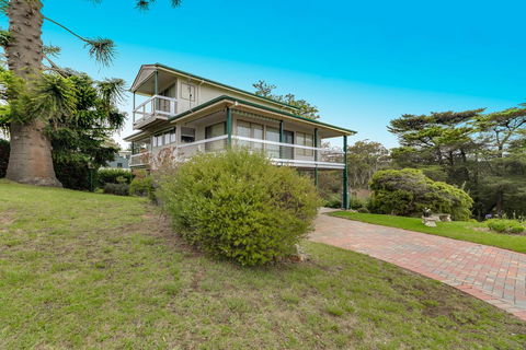 Leighton Bay Walk - Australian Directory 1