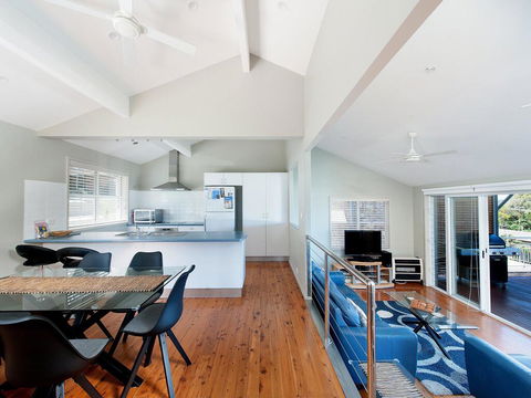 Lentara Dream @ Fingal Bay - Australian Directory 1