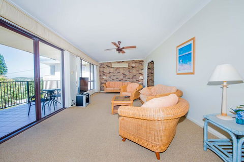 Lentara St 12 - Fingal Bay - Australian Directory 3