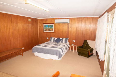 Limestone Cottage - Australian Directory 1