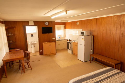 Limestone Cottage - Australian Directory 2