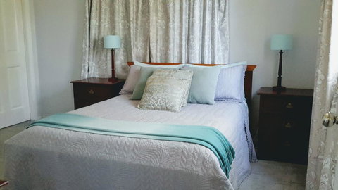 Lucky Mountain Cottage - Australian Directory 3