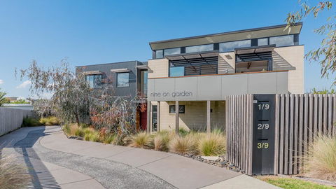 Luxe Townhouse - Linen/WiFi Included - Australian Directory 0