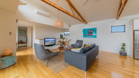 Luxe Townhouse - Linen/WiFi Included - Australian Directory 3