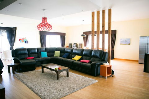 Luxurious Waterfront 10 Minutes Drive To Phillip Island (sleeps 12) - Australian Directory 3