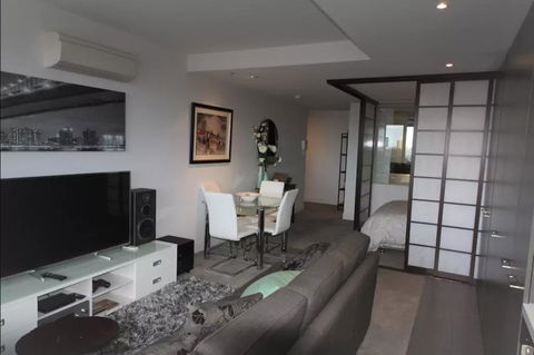 Luxurious With Great Views - Australian Directory 0