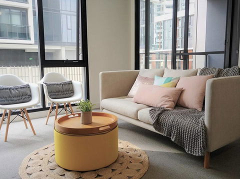 Luxury 1 Bedroom + 1 Study With 1 Parking - Australian Directory 1