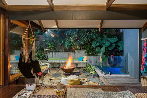 Luxury Artist Architect Retreat Villa - Australian Directory 1