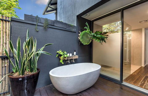 Luxury Artist Architect Retreat Villa - Australian Directory 2