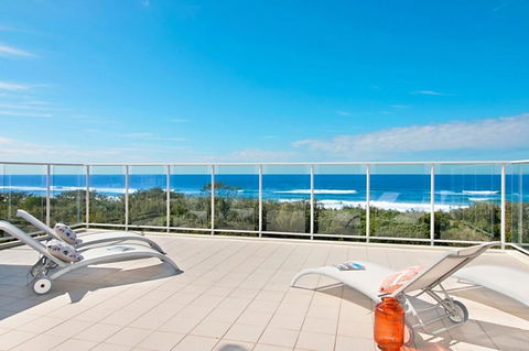 LUXURY BALE PENTHOUSE & JACUZZI SPA 1328 NORTH CULTURE - Australian Directory 0