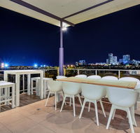 Luxury Darwin City Lights Jacuzzi Central Location Large House New Furnishings - Australian Directory