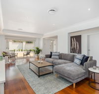 Luxury Family-size Home in Smart Beachside Suburb - Australian Directory