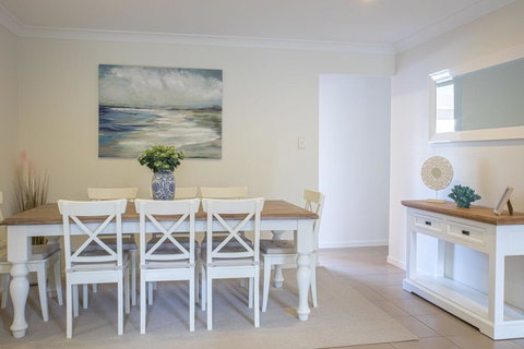 Luxury Home Noosaville, WIFI, Netflix, Location, Shops - Australian Directory 3
