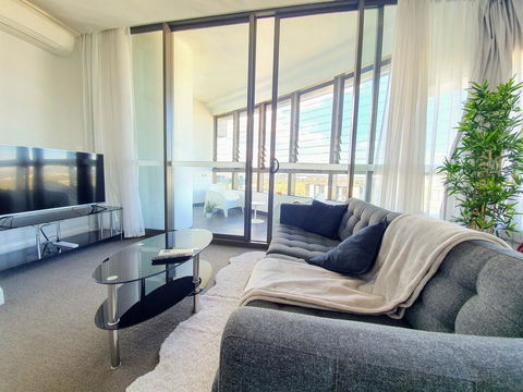 Luxury Level 2-bed 2-bath City View Apt In Olympic Park - Australian Directory 0