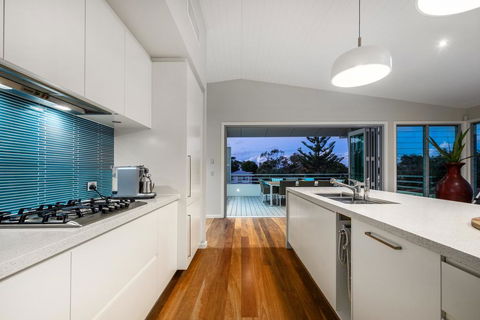Luxury Tropical Haven - Pacific Avenue, Sunshine Beach - Australian Directory 2