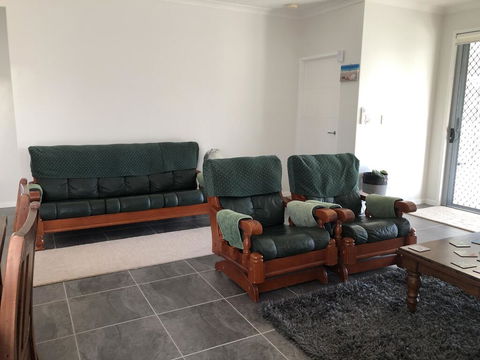 M & T's Waterfront Bed & Breakfast - Australian Directory 2