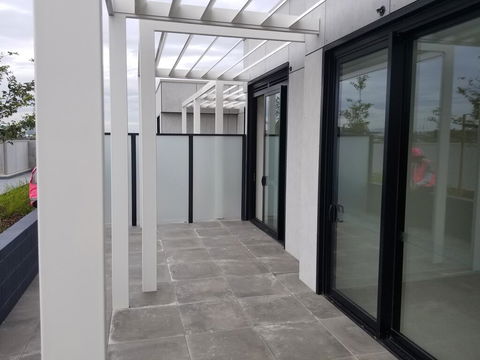 M City Self Contained Apartment - Australian Directory 1