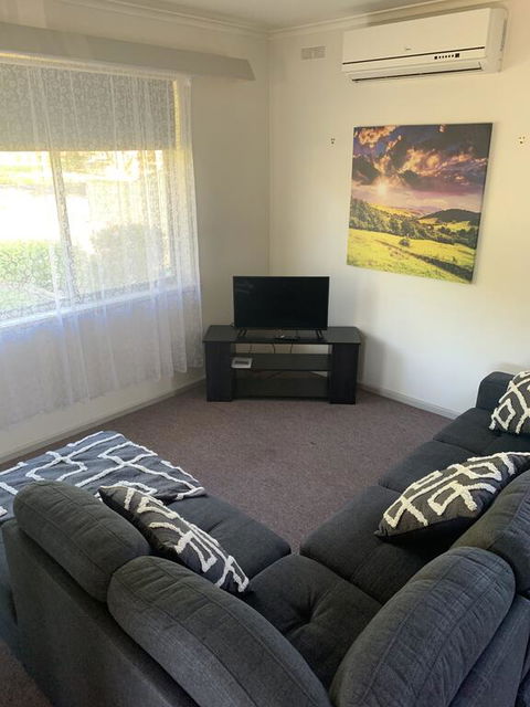 Maffra Short Stay-Thomson House - Australian Directory 3