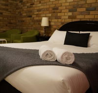 Magdala Motor Lodge  Lakeside Restaurant - Australian Directory