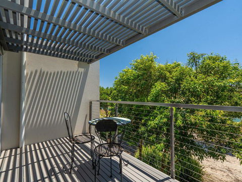 Magenta Shores 1105 - Australian Directory 3