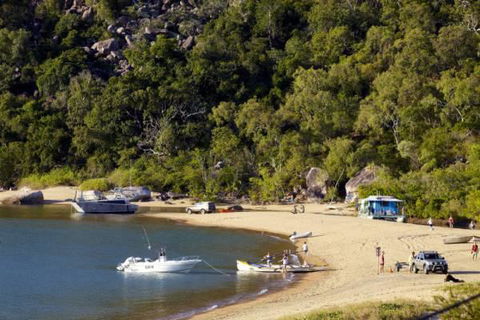 Maggies Beachfront Apt. 3 - Australian Directory 1