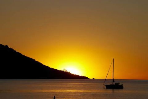 Maggies Beachfront Apt. 3 - Australian Directory 3