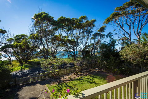 Magical Mystery Bay Road - Australian Directory 0